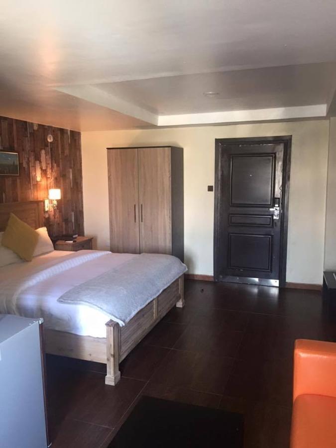 Villa Toscana Hotel And Suits Lagos Extérieur photo
