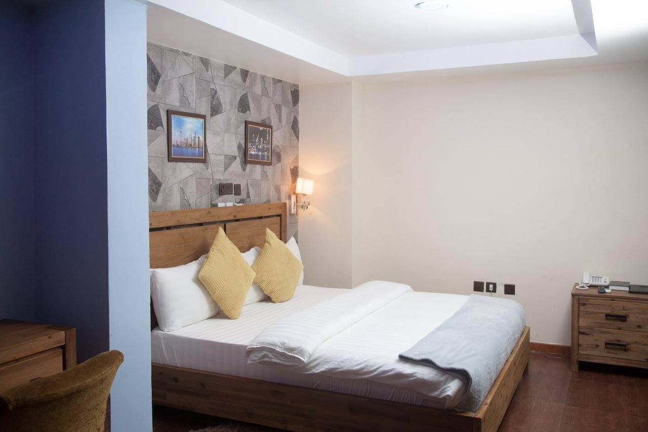 Villa Toscana Hotel And Suits Lagos Extérieur photo