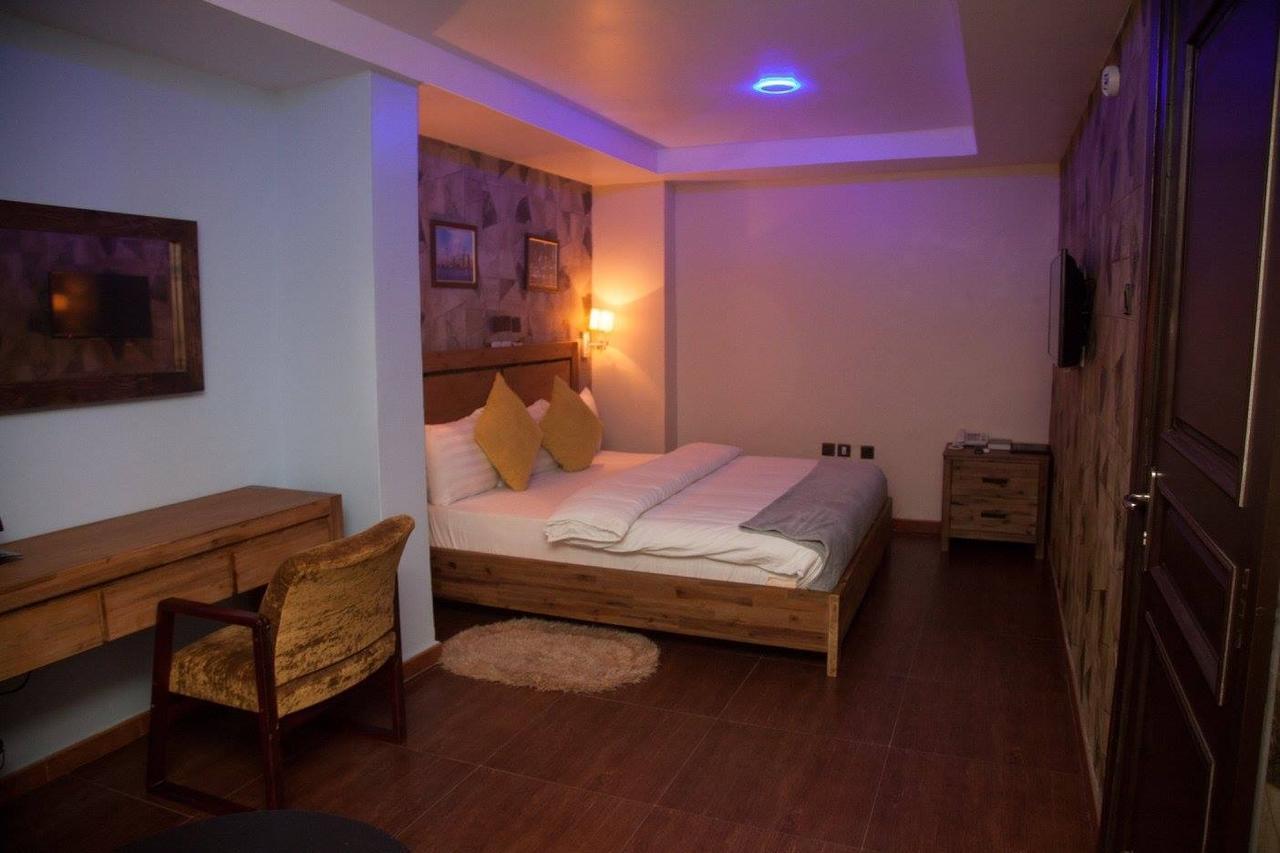 Villa Toscana Hotel And Suits Lagos Extérieur photo