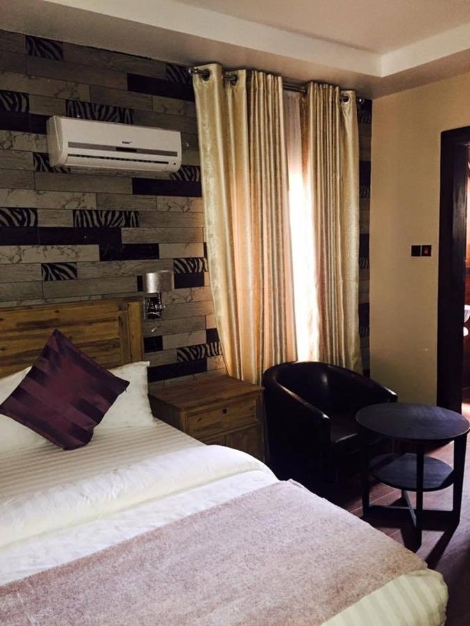 Villa Toscana Hotel And Suits Lagos Extérieur photo