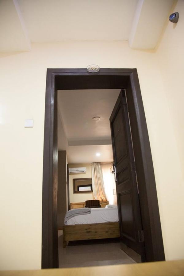 Villa Toscana Hotel And Suits Lagos Extérieur photo