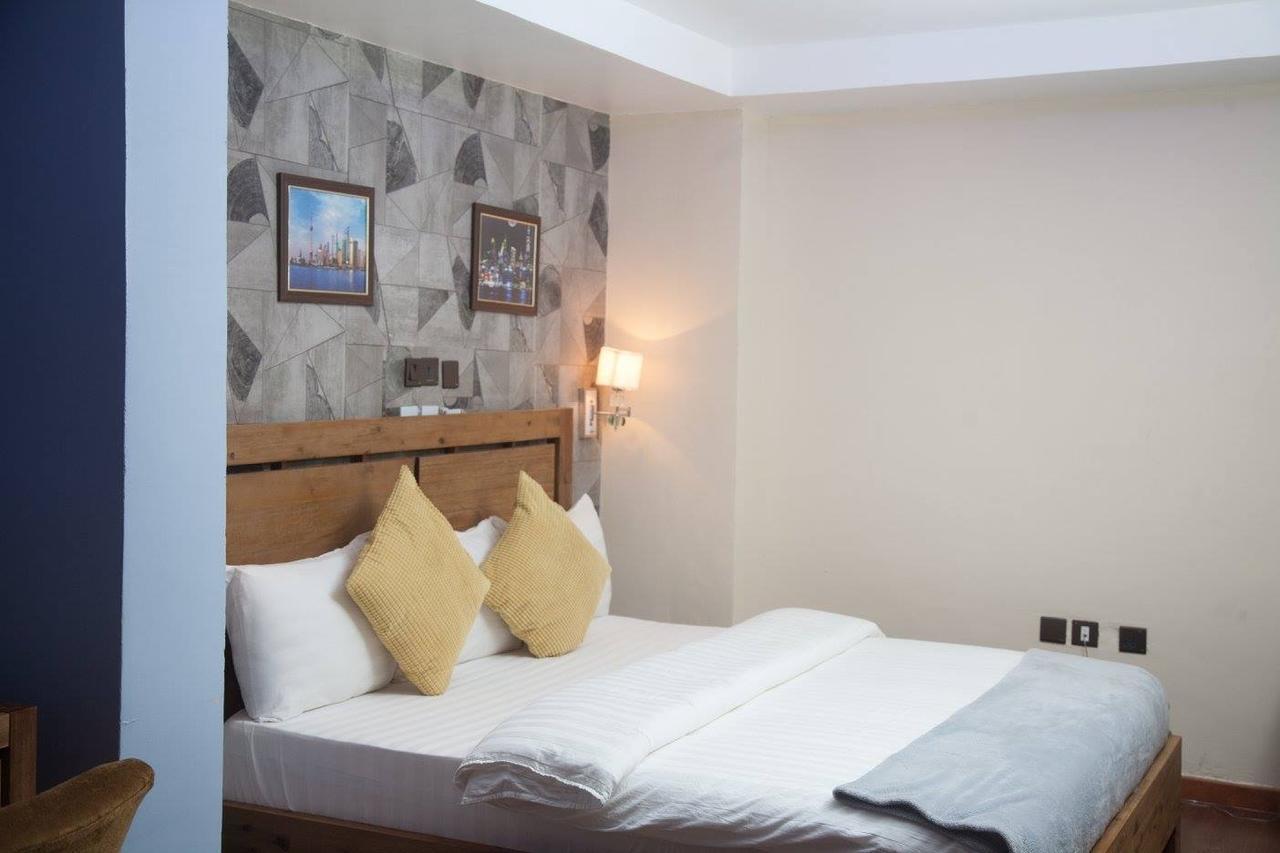 Villa Toscana Hotel And Suits Lagos Extérieur photo
