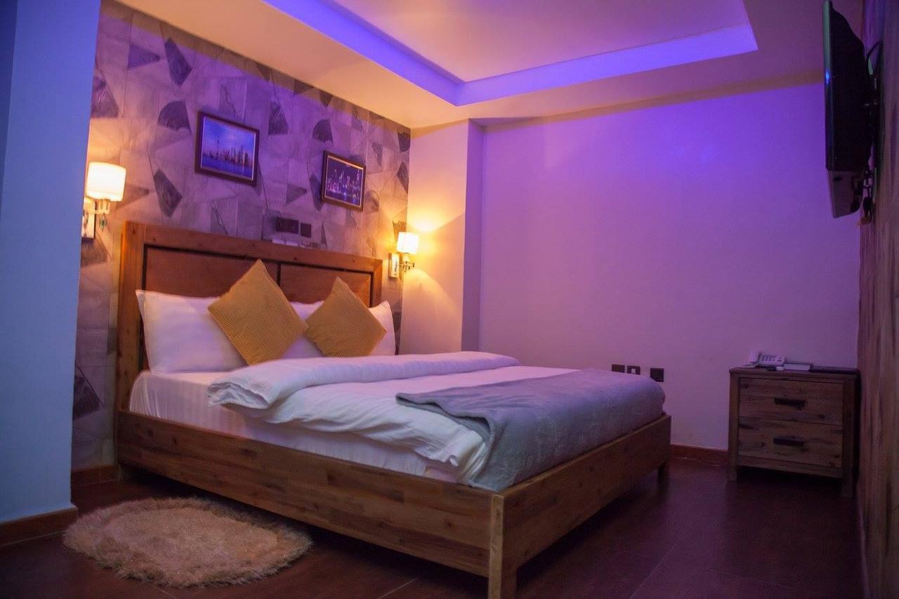 Villa Toscana Hotel And Suits Lagos Extérieur photo