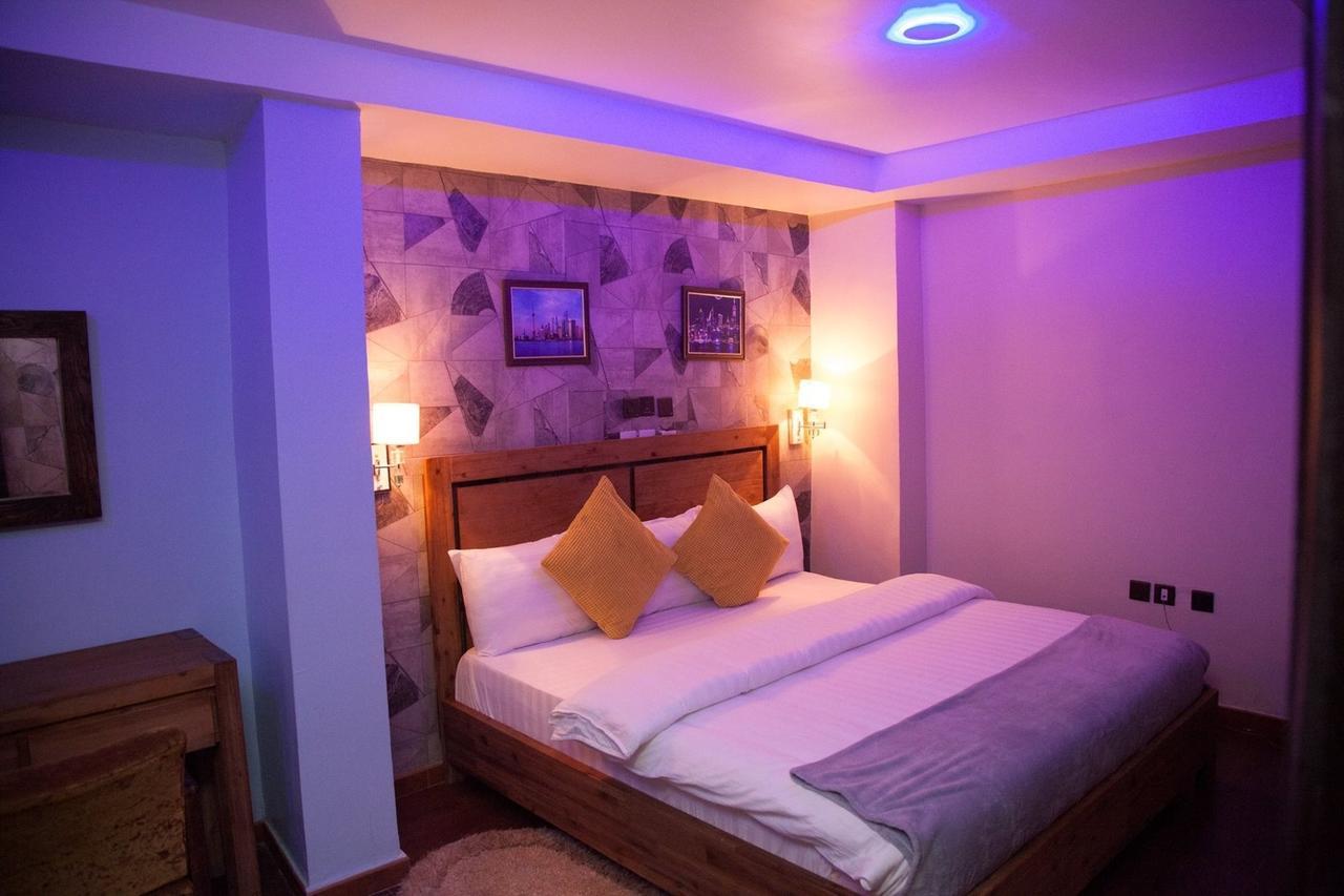 Villa Toscana Hotel And Suits Lagos Extérieur photo