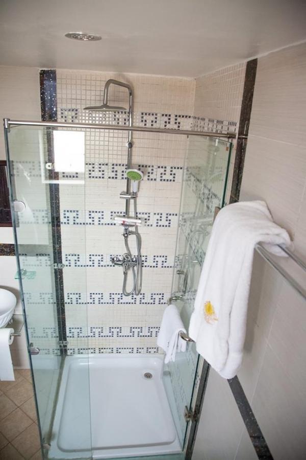 Villa Toscana Hotel And Suits Lagos Extérieur photo